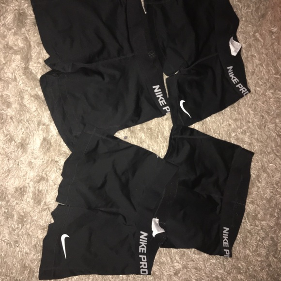Nike Pros - Picture 1 of 1